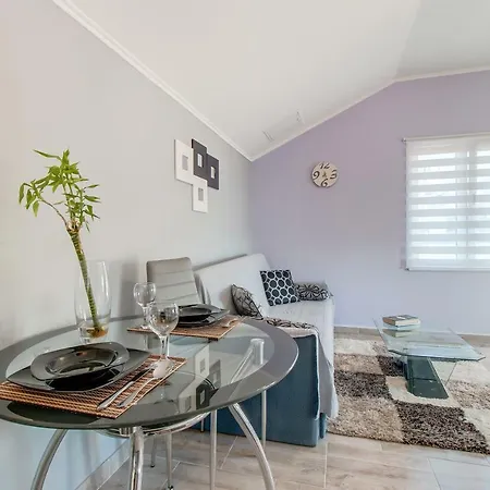 Leon & Rent A Quad شقة