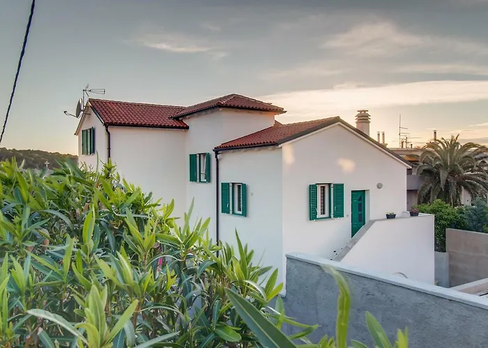 Leon & Rent A Quad Apartment *